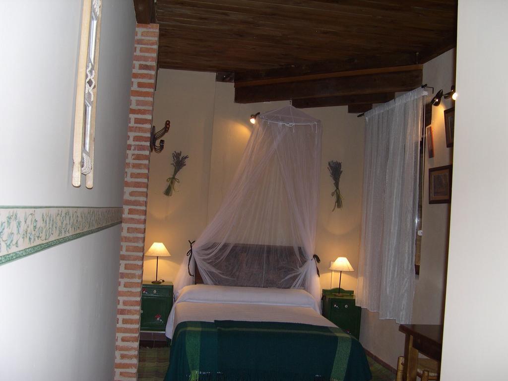 La Huerta De San Lorenzo Hotel Segovia Ruang foto