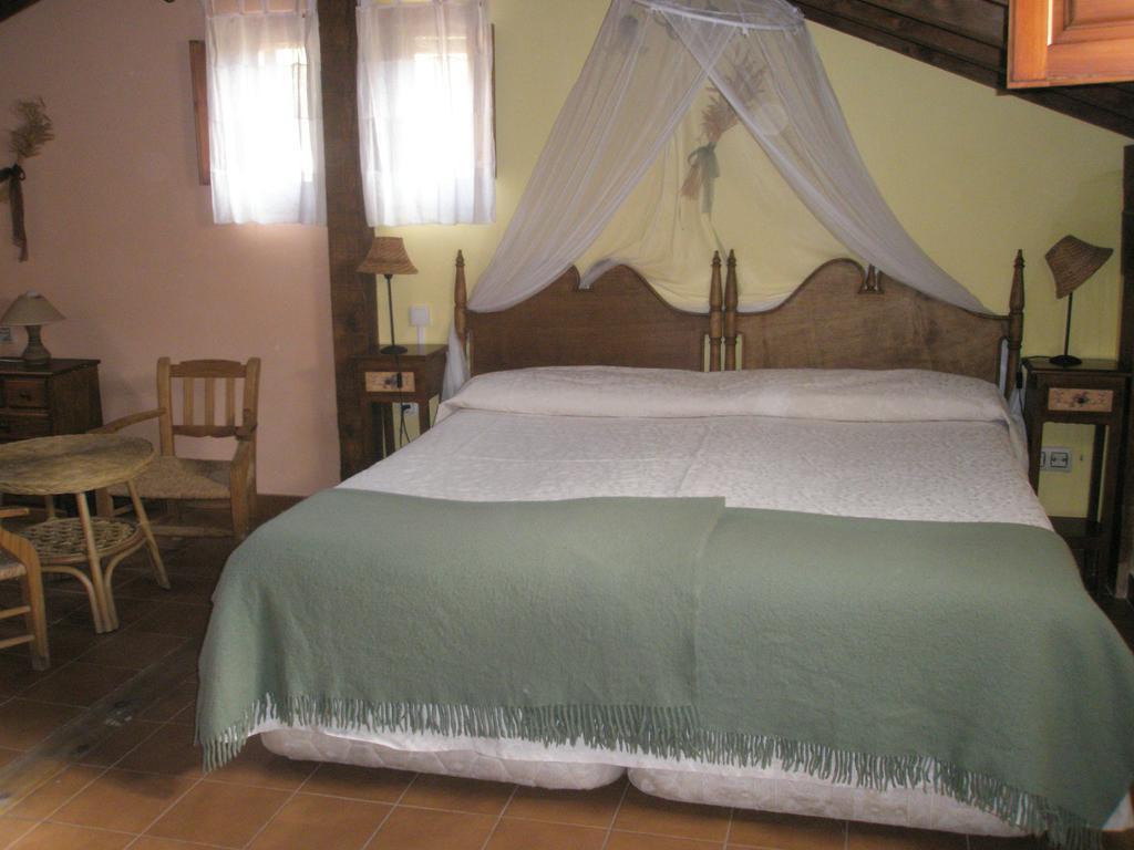 La Huerta De San Lorenzo Hotel Segovia Ruang foto